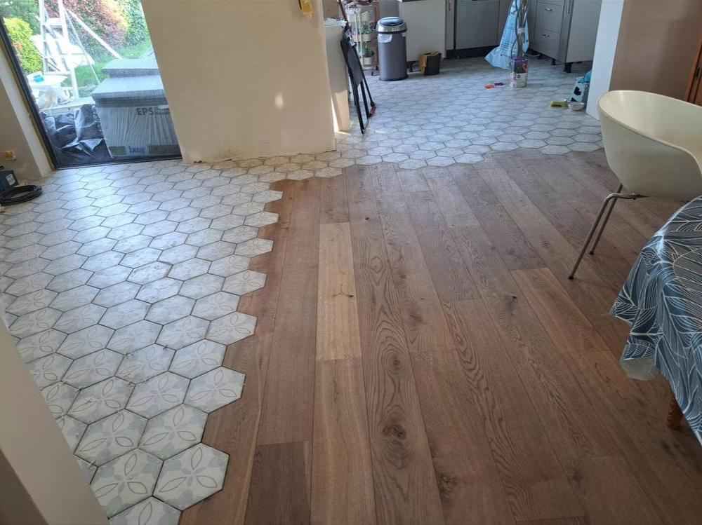Pose du parquet, vue salle à manger