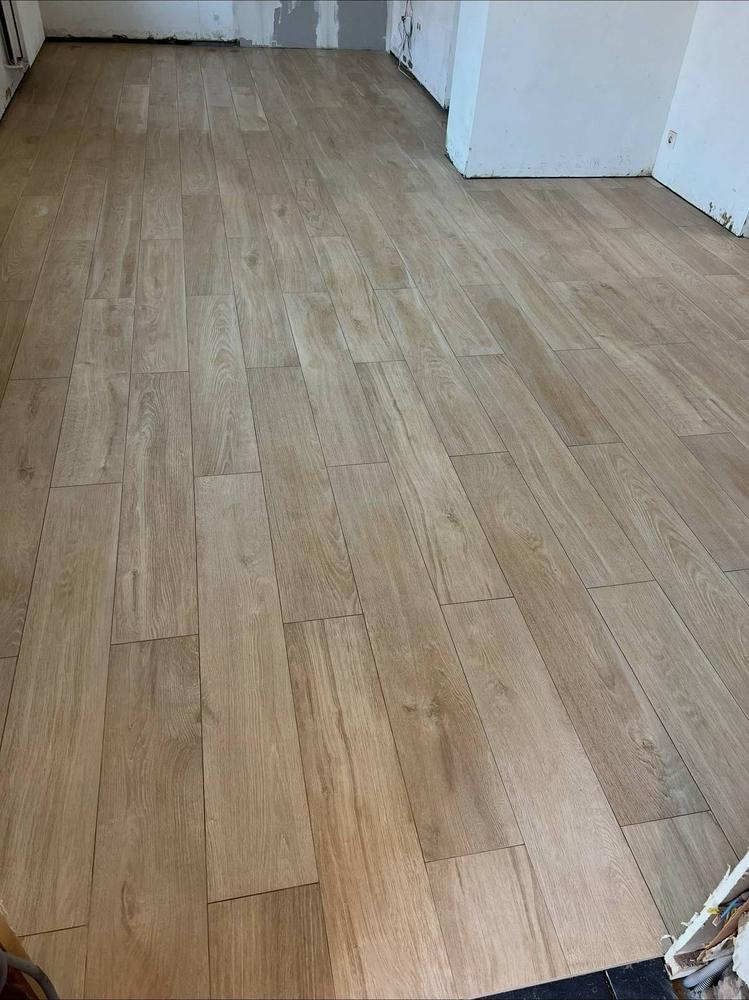 Sol stratifié effet bois posé, fini